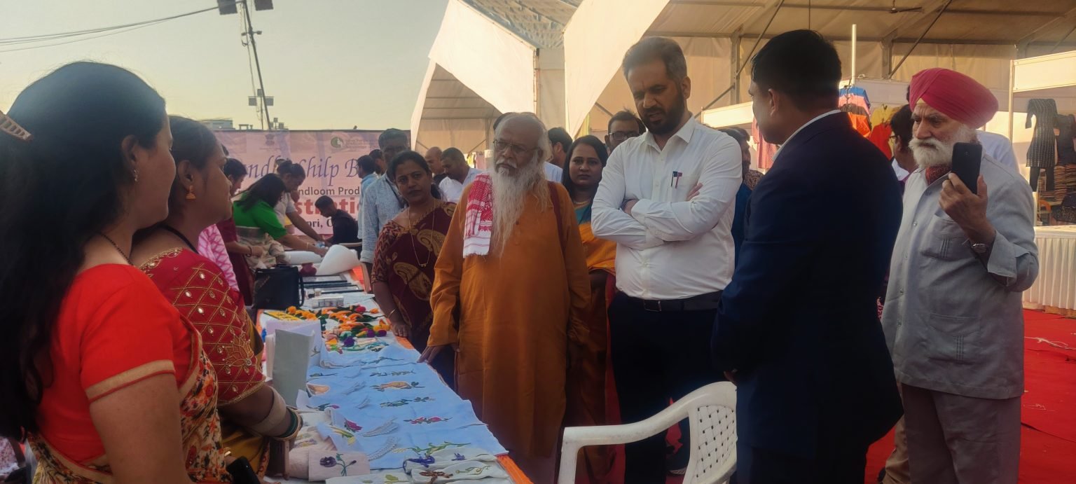 सारनाथ स्तूप, प्राचीन मंदिरे ही हस्तकलेचा प्राचीन वारसा – गिरीश प्रभुणे
