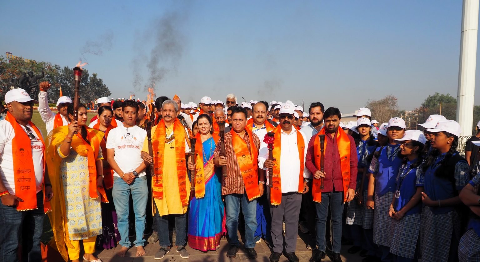 भारत मातेला वंदन करीत राष्ट्रपुरुषांच्या जयघोषात उत्साहात निघाली सावरकर दौड