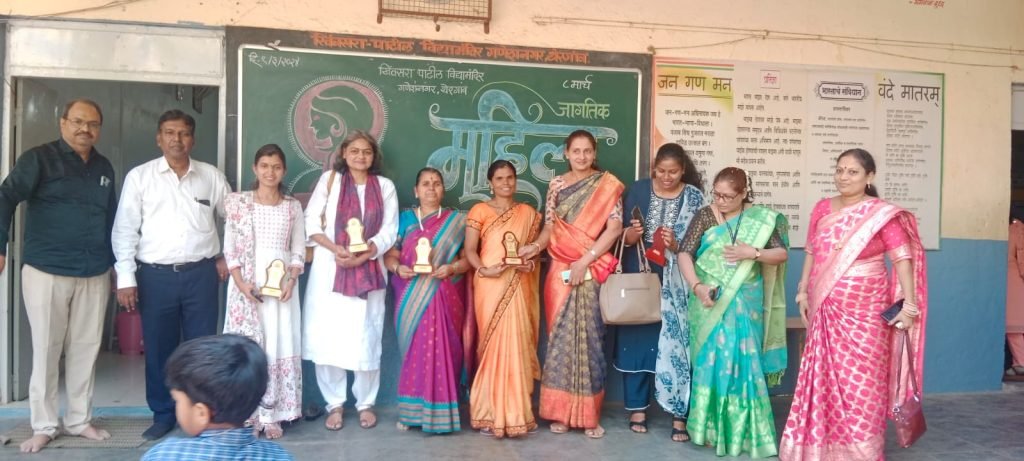 मातृशक्तीच्या कर्तृत्वाला,नेतृत्वाला, मानवंदना