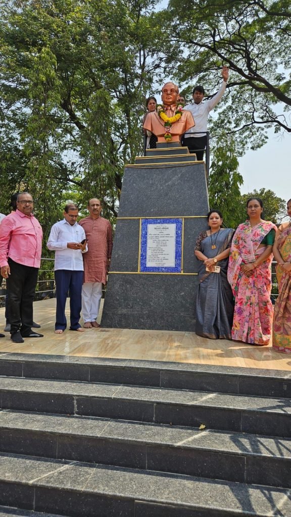 पिं.चिं भाजपा शहराध्यक्ष शंकर जगताप यांच्या वाढदिवसाच्या निमित्त पिंपरी विधानसभेतील महापुरुषांचे स्मारके स्वच्छ करुन पुष्पहार अर्पण