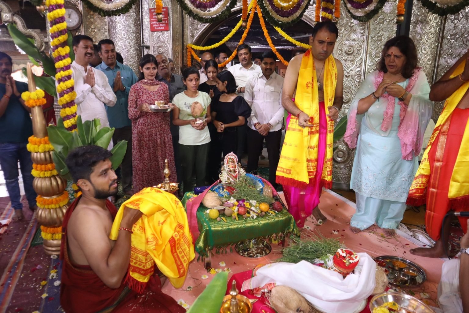 श्री गणेश व देवी वल्लभा यांचा ‘वल्लभेश मंगलम्’ विवाह सोहळा थाटात