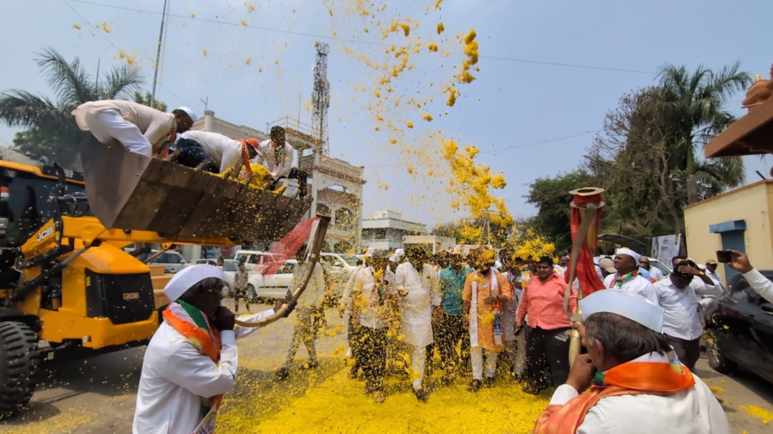 चोरलेली गोष्ट कोण अभिमानानं मिरवत का आणि चोरलेल्या गोष्टीवर कोणी विश्वास ठेवत का? खासदार डॉ. अमोल कोल्हे यांनी उपमुख्यमंत्री अजित पवारांवर साधला निशाणा