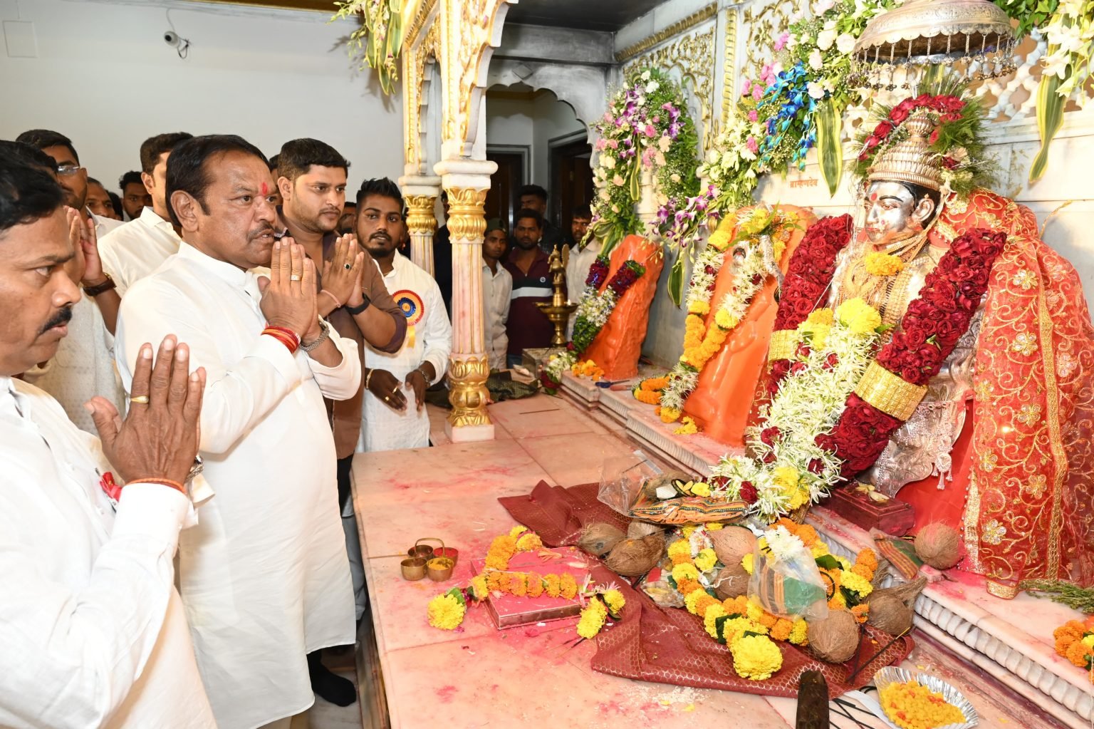उरण तालुक्यातील मोठ्या यात्रांमध्ये बारणे यांची हजेरी