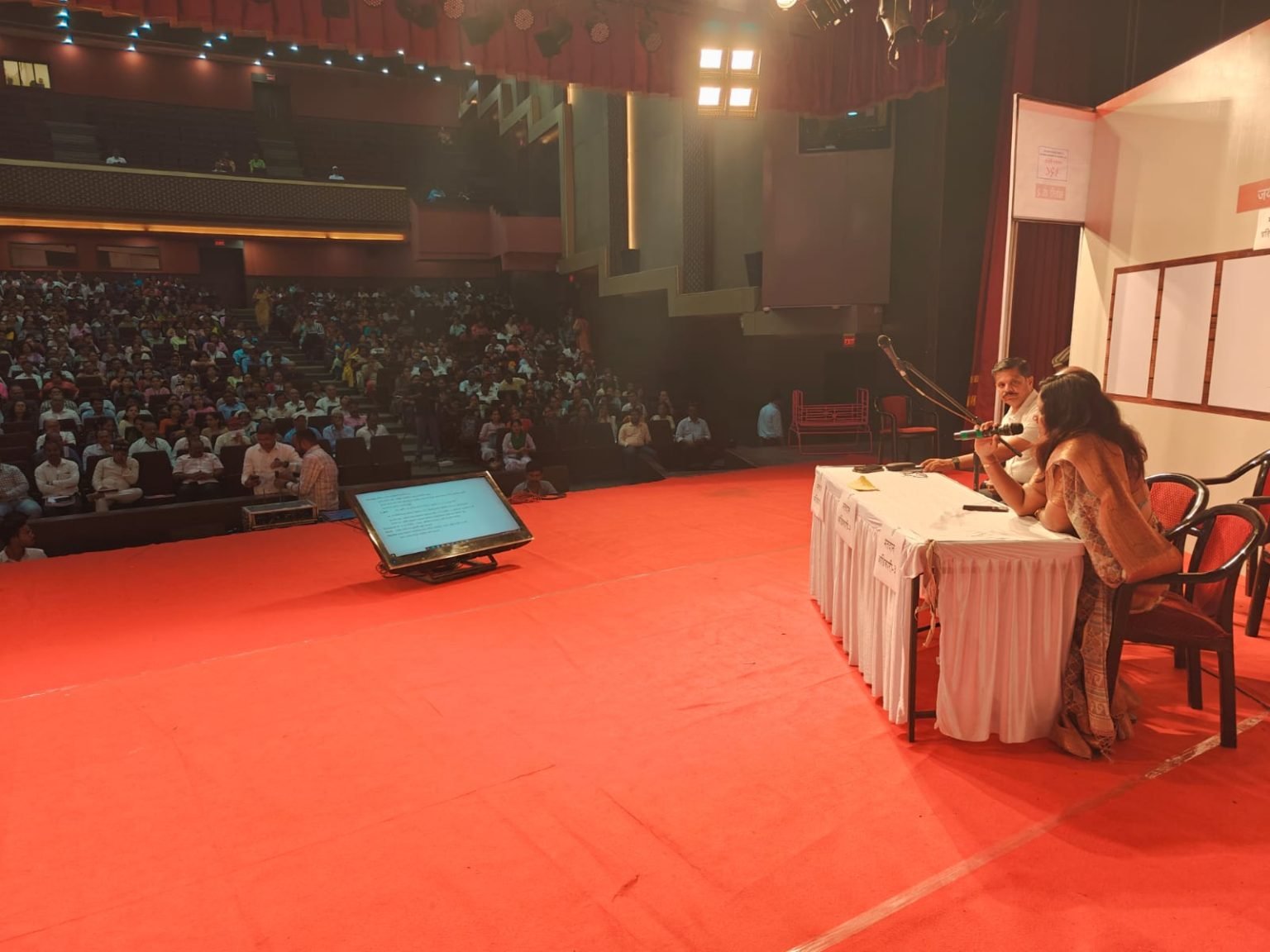 पिंपरी येथे मतदान अधिकारी कर्मचारी यांना दुसरे प्रशिक्षण