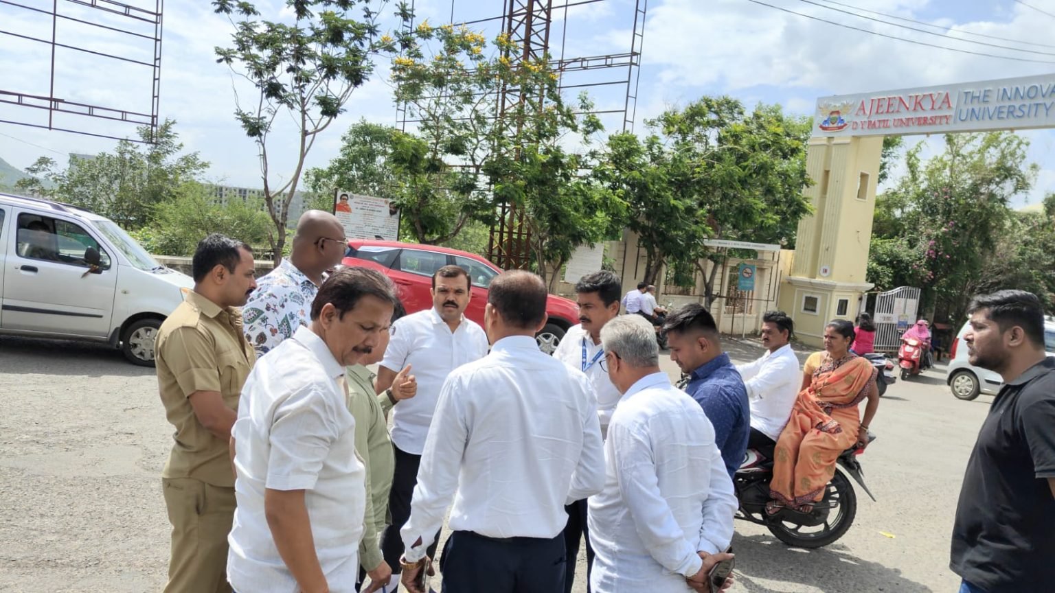 चऱ्होलीतील तनिष्क पार्क, प्राईड वर्ल्ड सिटीपर्यंत आता पीएमपी बस सुविधा! – भाजपा आमदार महेश लांडगे यांचा ‘ऑन दी स्पाॅट’ निर्णय