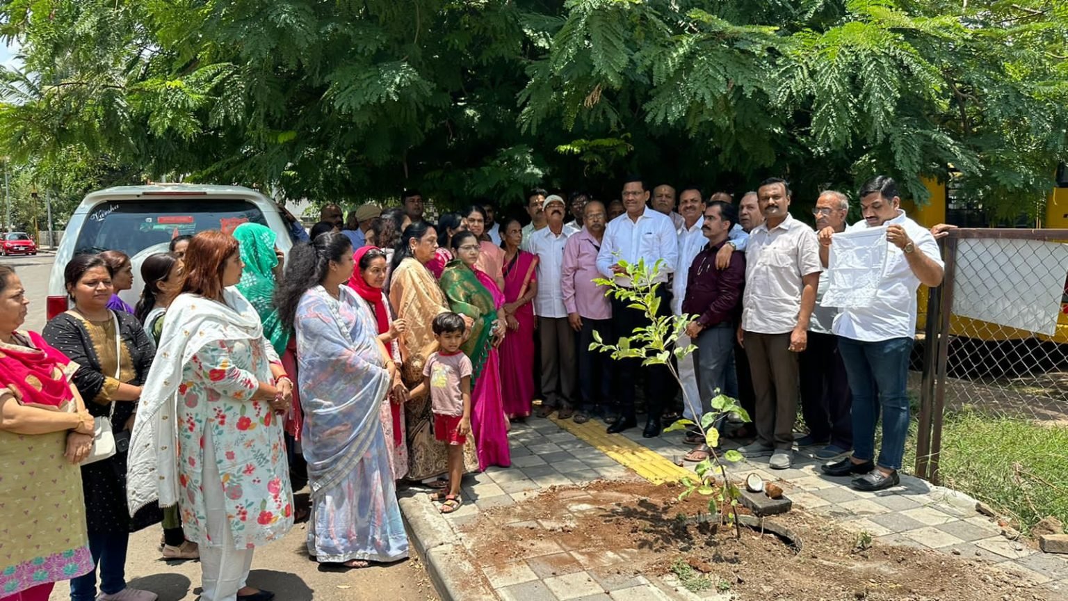 प्रभाग क्र. १८मध्ये शहराध्यक्ष शंकर भाऊ जगताप यांच्या हस्ते वृक्षारोपण