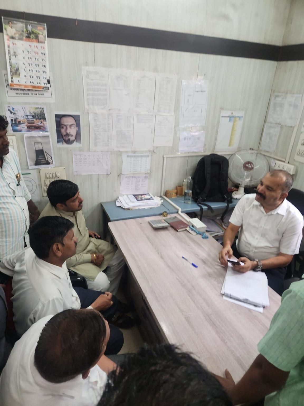 अग्निशमन विभागातील एजंट हटवा दिनेश यादव यांचा लघुउद्योजक सोबत अग्निशमन विभागावर धडक मोर्चा