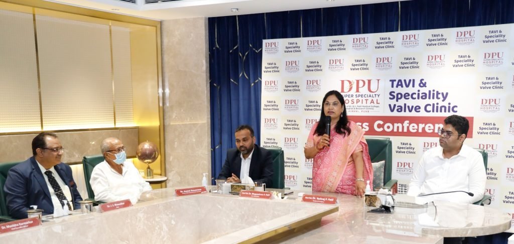 ओपन हार्ट सर्जरी न करता बदलली रक्त वाहिनीची झडप – डीपीयु सुपरस्पेशालिटी हॉस्पिटलमधील पहिलीच टावी प्रक्रिया