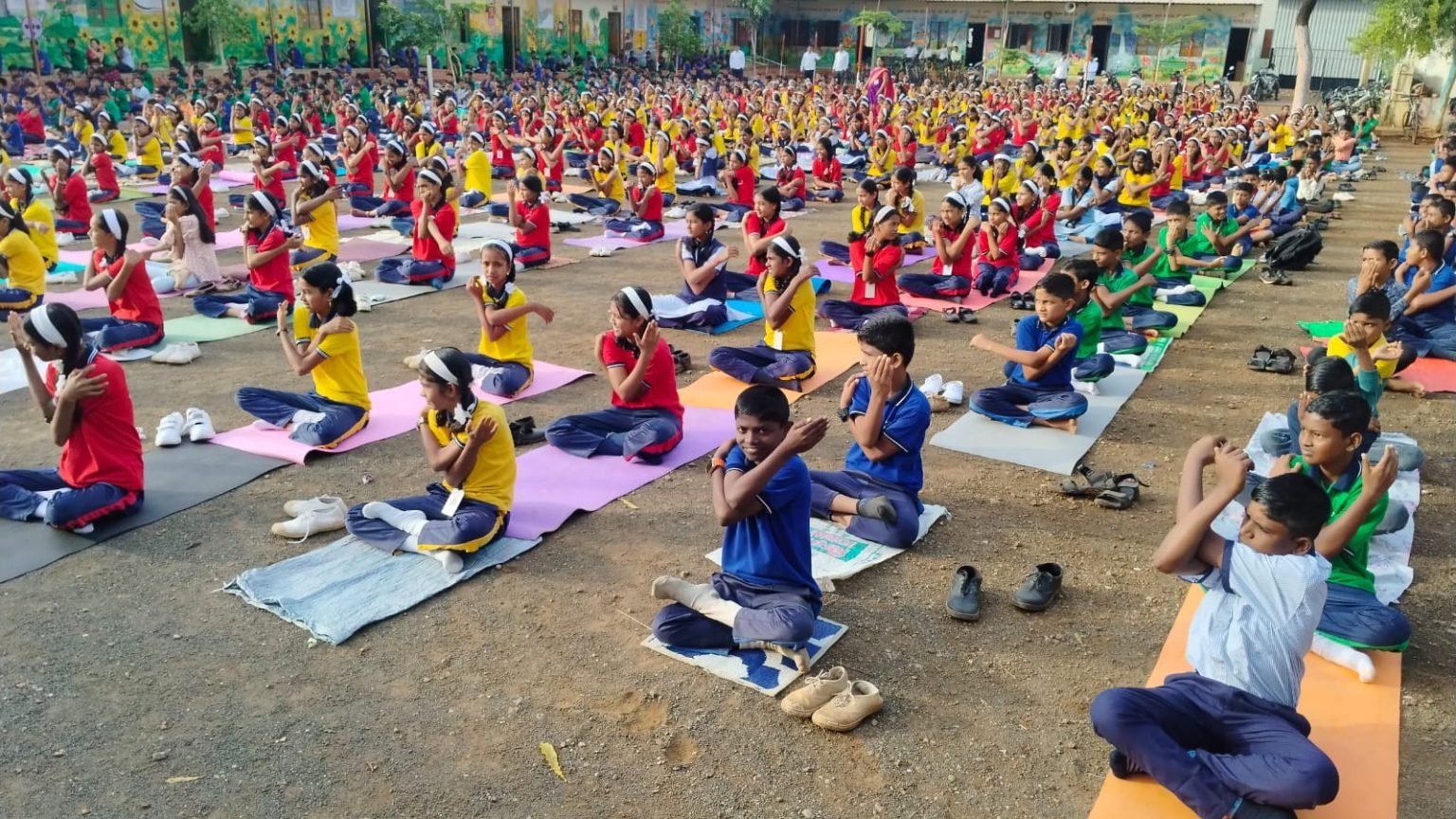 भोसरीतील श्री टागोर शिक्षण संस्थेत योगा दिन साजरा