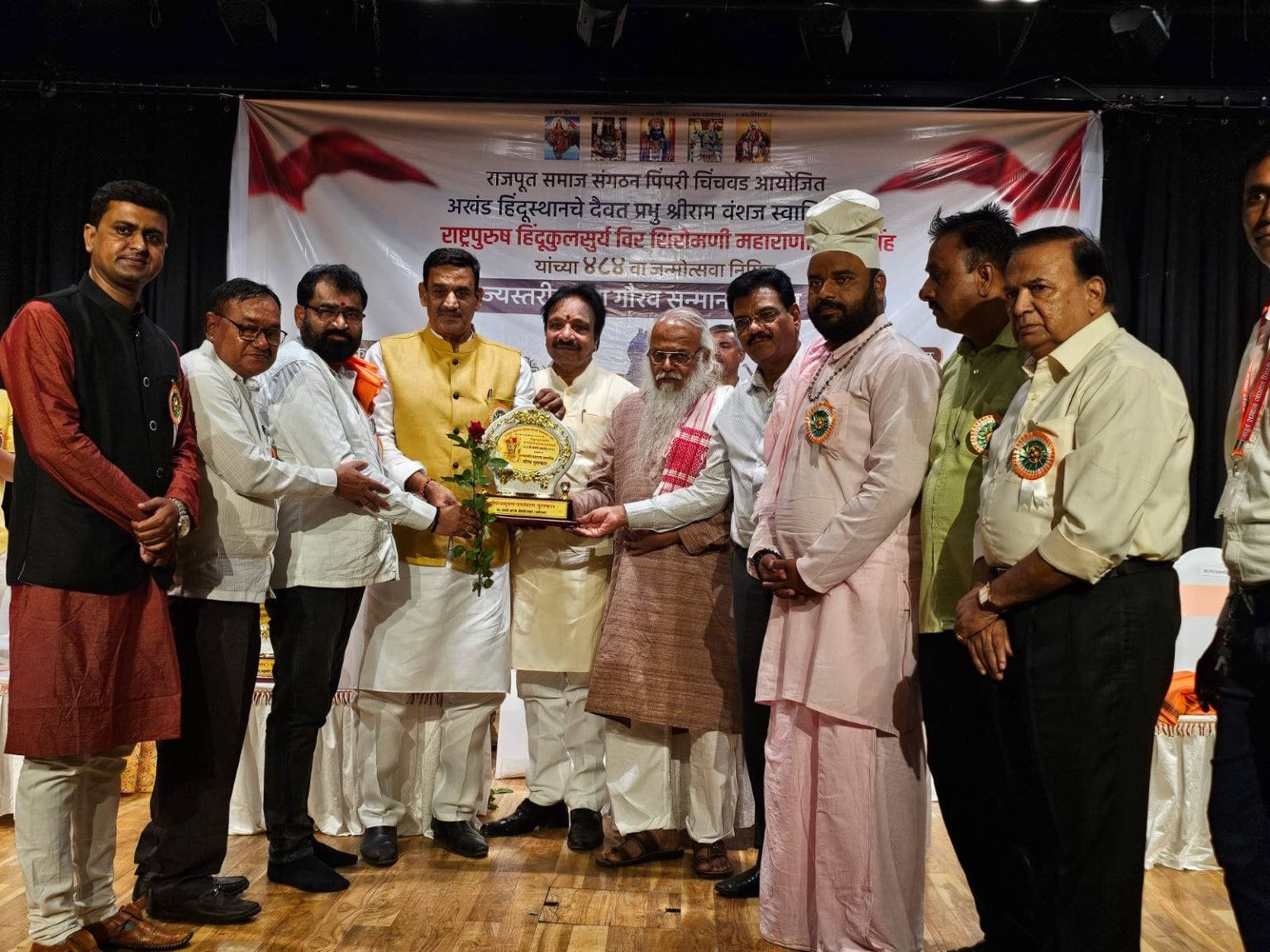 राजपूत समाज संस्थेच्या वतीने वृक्षमित्र अरुण पवार यांचा ‘पर्यावरण समाभूषण पुरस्कारा’ने गौरव
