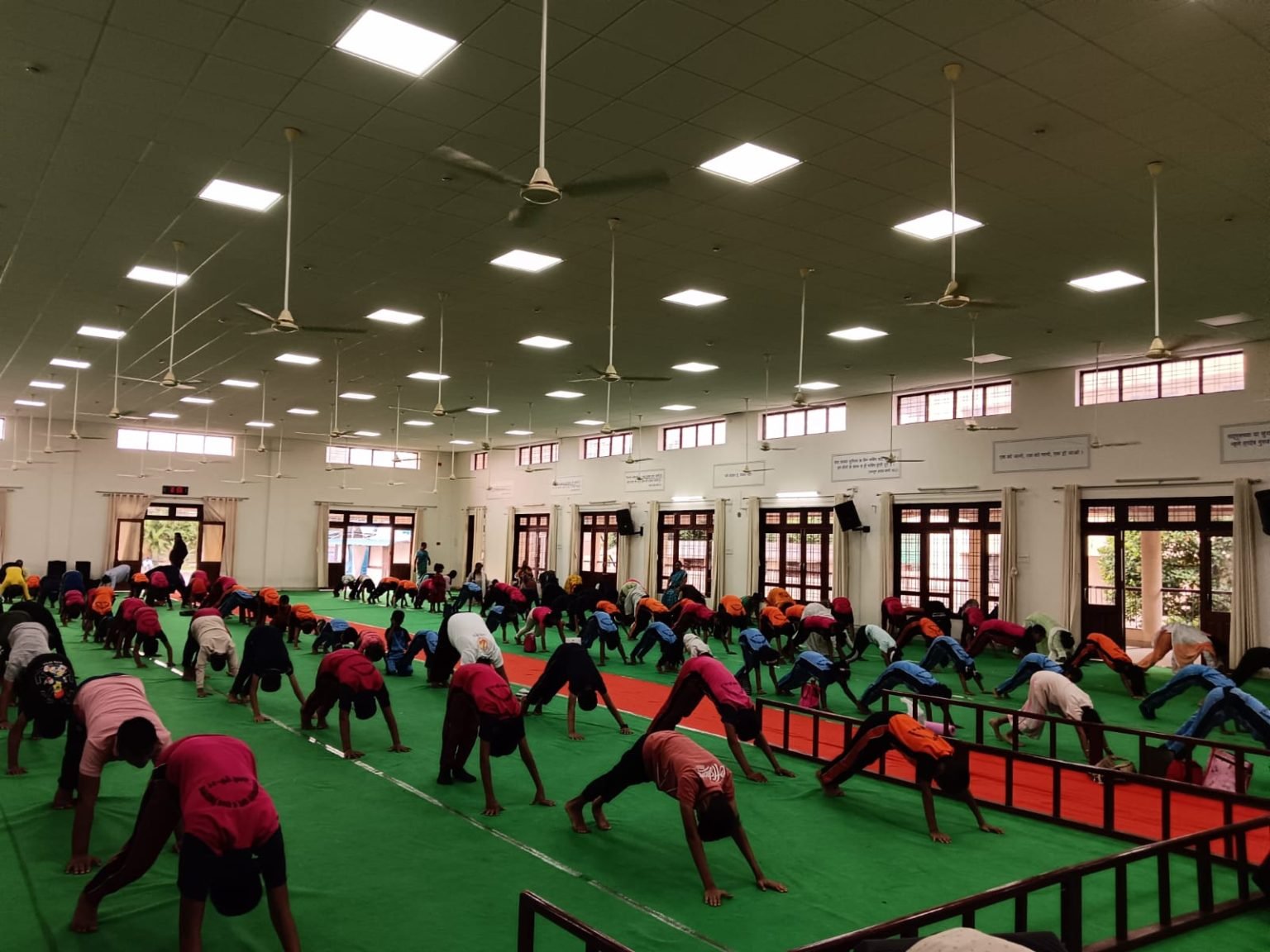 संत निरंकारी सत्संग भवन भोसरी येथे आंतरराष्ट्रीय योग दिवस साजरा
