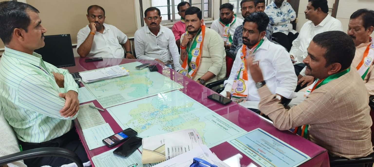 शरद पवार राष्ट्रवादीचे तुषार कामठे ‘ॲक्शन मोड’वर ! प्रशासनाच्या गलथान कारभारामुळे अ आणि फ क्षेत्रीय कार्यालयात अधिकाऱ्यांना धरले धारेवर..!