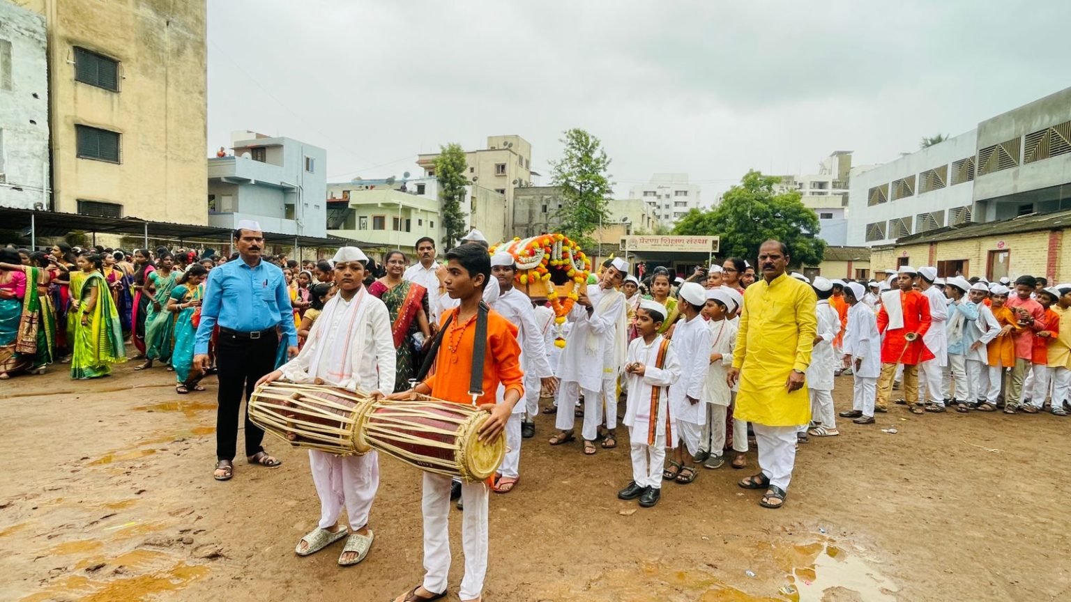 प्रेरणा विद्यालयामध्ये भक्तिमय वातावरणात दिंडी सोहळा संपन्न