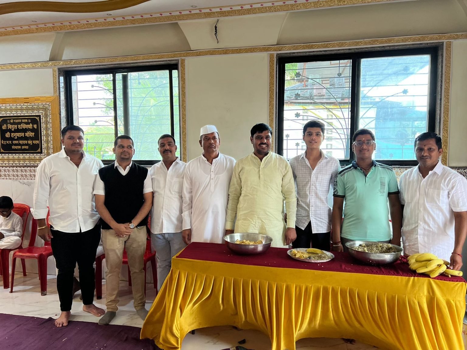 कुदळवाडी येथे श्री विठ्ठल रुक्मिणी मंदिर येथे फराळ वाटप