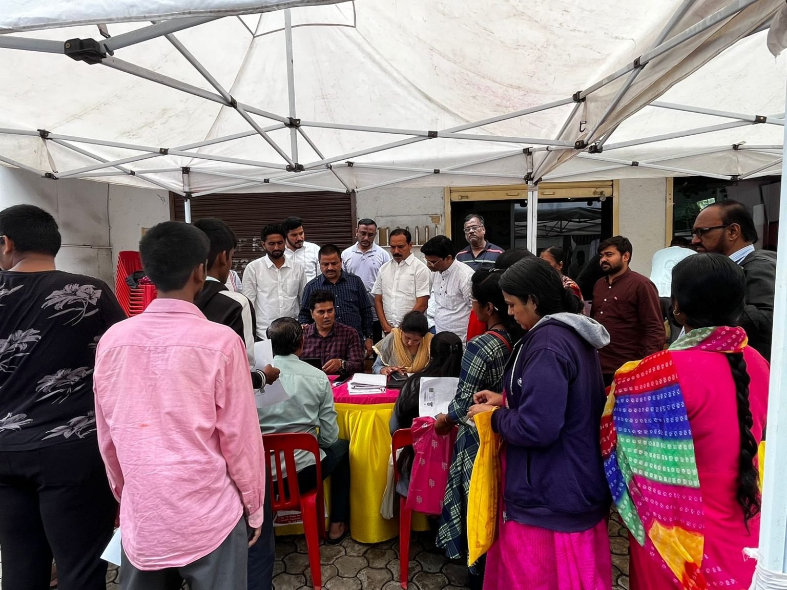 काँग्रेसच्या वतीने काळेवाडीत मुख्यमंत्री लाडकी बहीण योजना व मतदार नोंदणी अभियानाचा शुभारंभ