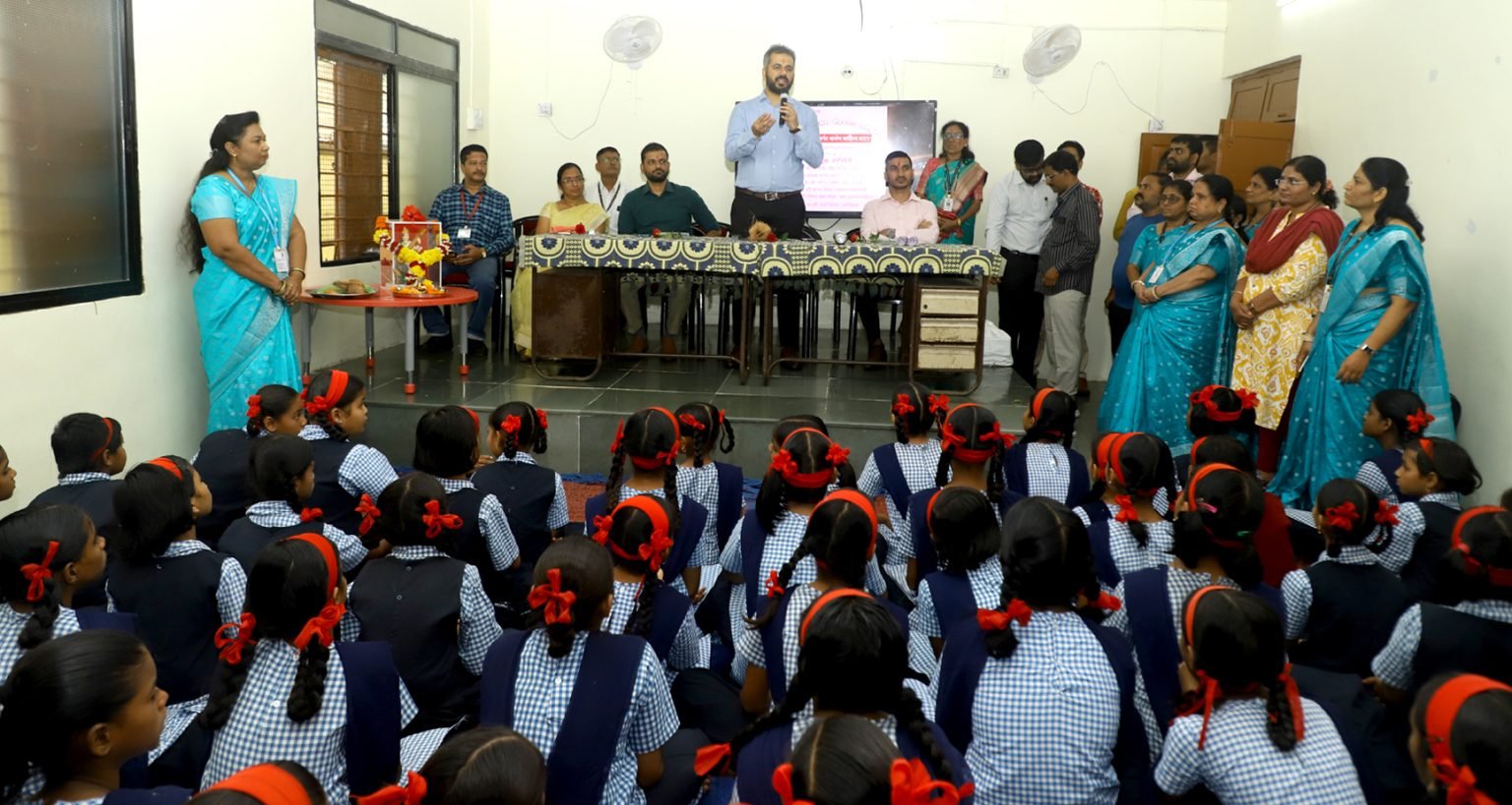 शैक्षणिक सुविधांसह दर्जेदार शिक्षण देण्यासाठी महापालिका कटीबद्ध – आयुक्त शेखर सिंह