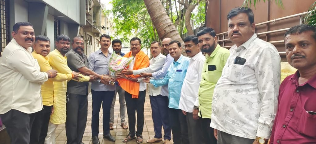 चिंचवड येथील रायरेश्वर माथाडी कामगार सहकारी पतसंस्थेची पंचवार्षिक निवडणूक खेळीमेळीच्या वातावरणात पार