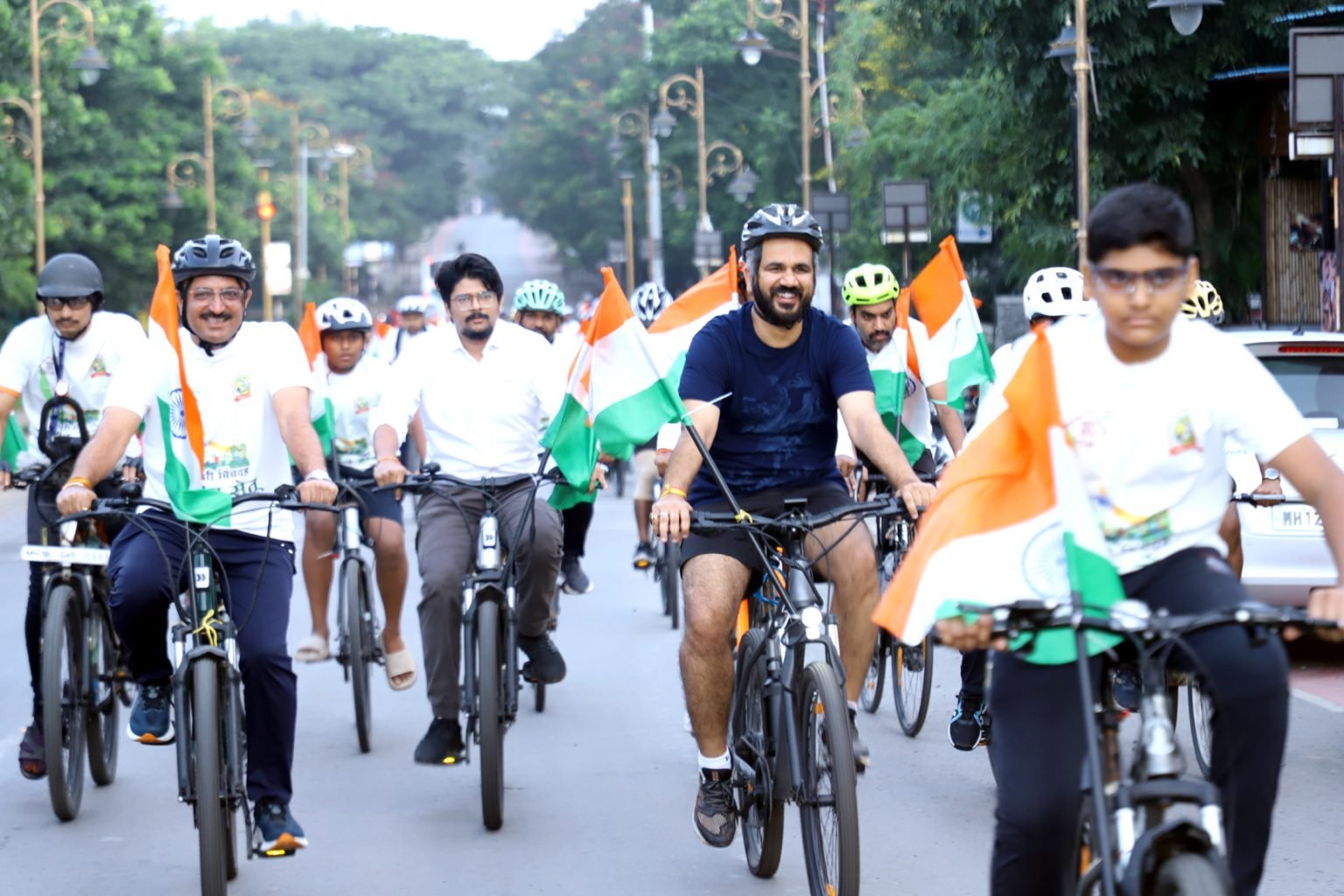 महानगरपालिकेच्या वतीने घरोघरी तिरंगा मोहीम तसेच हरित सेतू उपक्रमाची जनजागृती करण्यासाठी भव्य सायकल रॅलीचे आयोजन