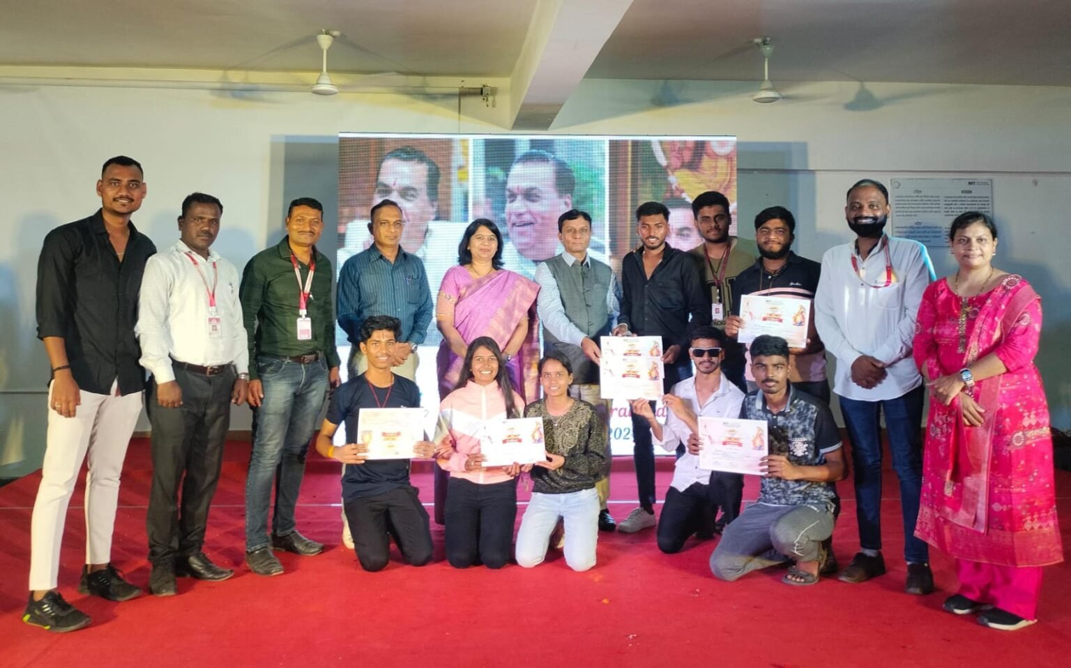 तळेगाव दाभाडे येथील इंद्रायणी महाविद्यालयाने पटकावला डॉ. विश्वनाथ कराड सांस्कृतिक करंडक