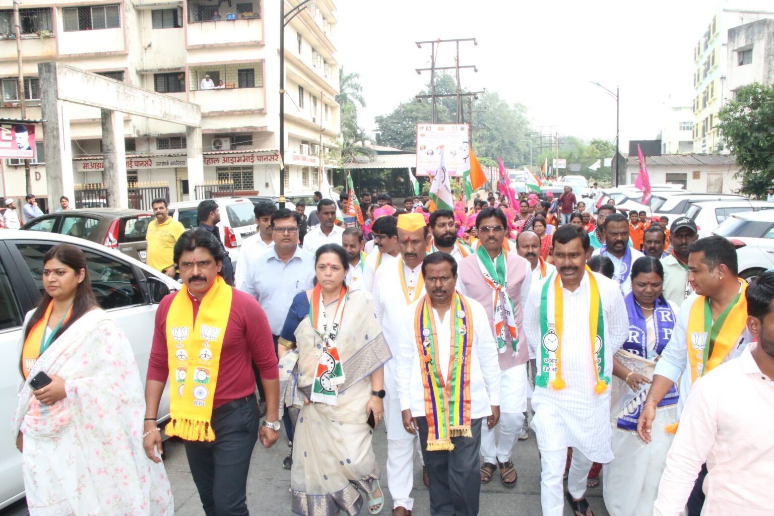दुर्गादेवी टेकडीवर भारतातले पहिले आंतरराष्ट्रीय योग उपचार व निसर्गोपचार केंद्र उभारणार – आ. अण्णा बनसोडे यांची माहिती