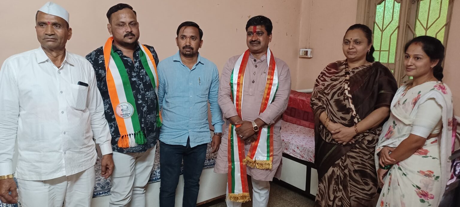 गाठीभेटी घेत अजित गव्हाणे यांनी साधला मतदारांशी संवाद
