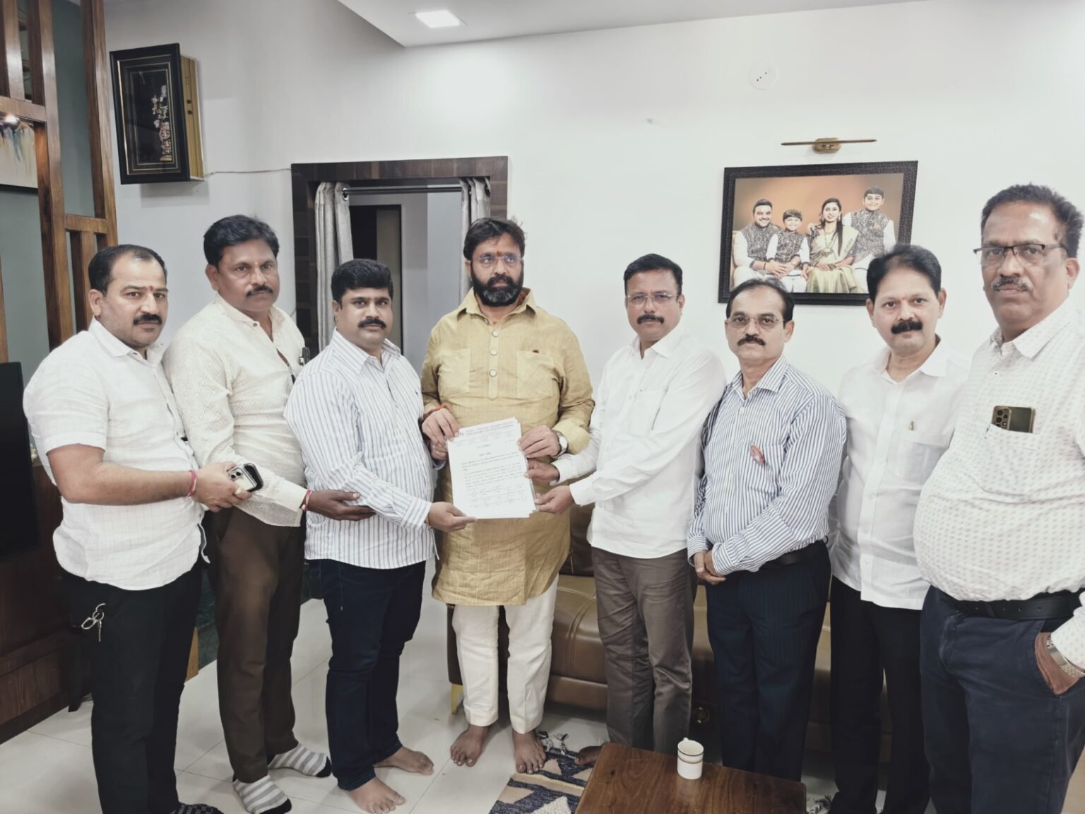 लघु उद्योजकांचे प्रश्न सोडवण्यासाठी पुढाकार घेतला, म्हणून महेशदादासोबत! पिंपरी-चिंचवड लघुउद्योजक संघटनेचा आमदार महेश लांडगे यांना जाहीर पाठींबा