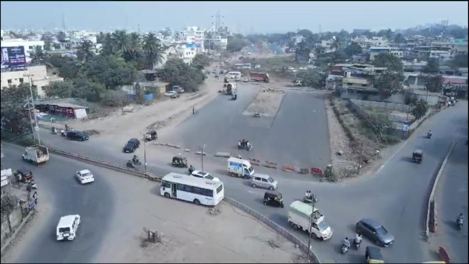 त्रिवेणीनगर मार्गे नाशिक महामार्गाला जोडणाऱ्या रस्त्याचे काम प्रगतीपथावर