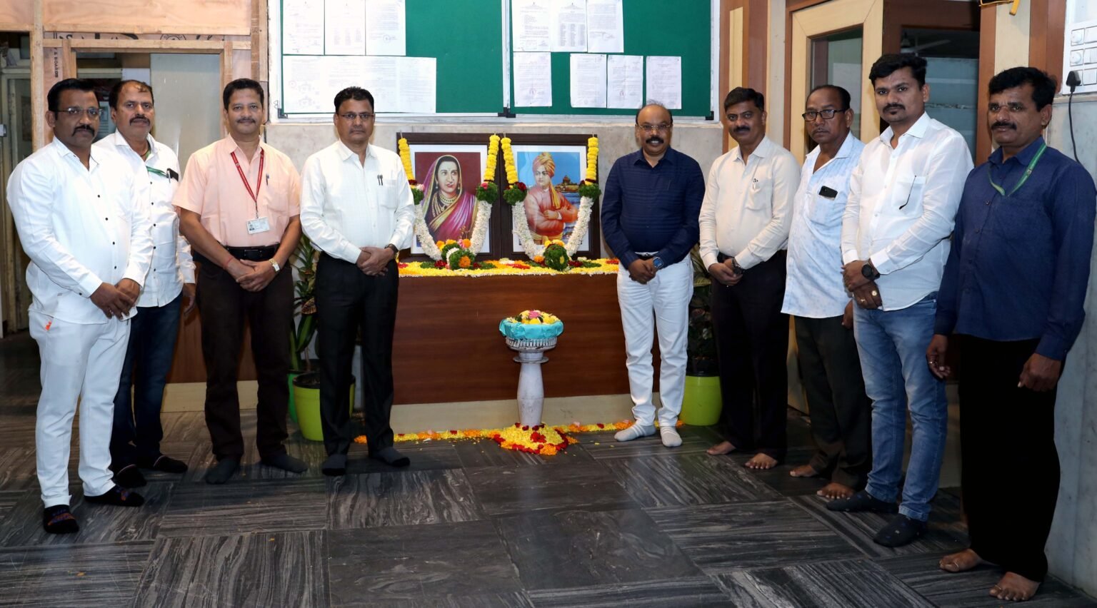 महानगरपालिकेच्या वतीने राजमाता जिजाऊ मॉंसाहेब आणि स्वामी विवेकानंद यांची जयंती उत्साहात साजरी