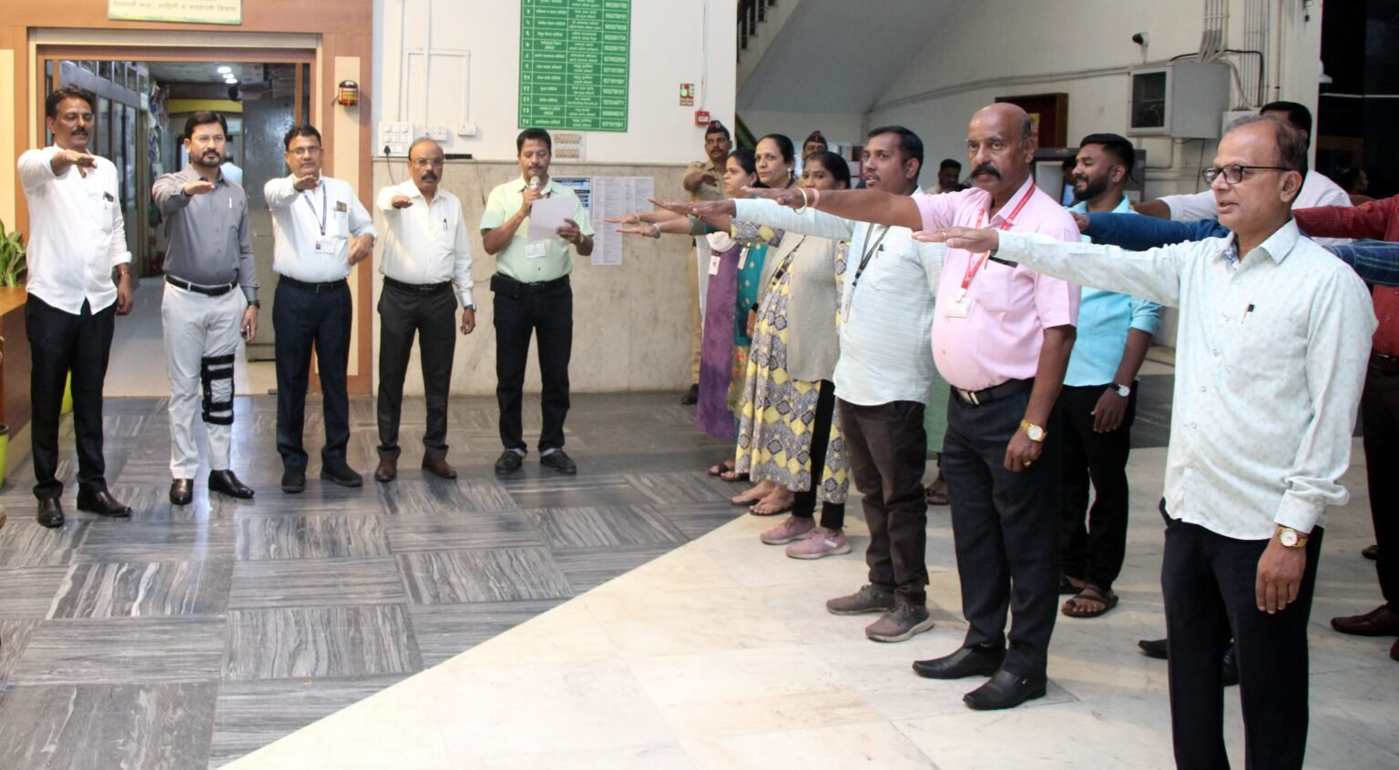 महानगरपालिकेच्यावतीने राष्ट्रीय मतदार दिनानिमित्त अधिकारी-कर्मचा-यांनी घेतली मतदानाची शपथ