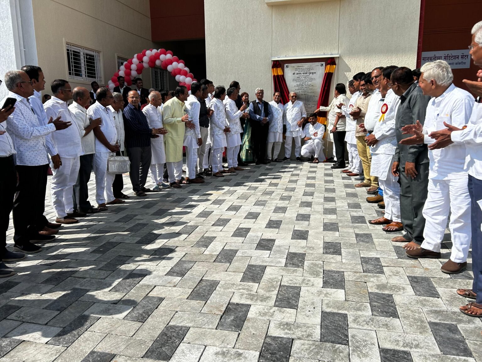 श्री आनंद पार्श्व गुरुकुलाच्या नूतन इमारतीचे उद्घाटन