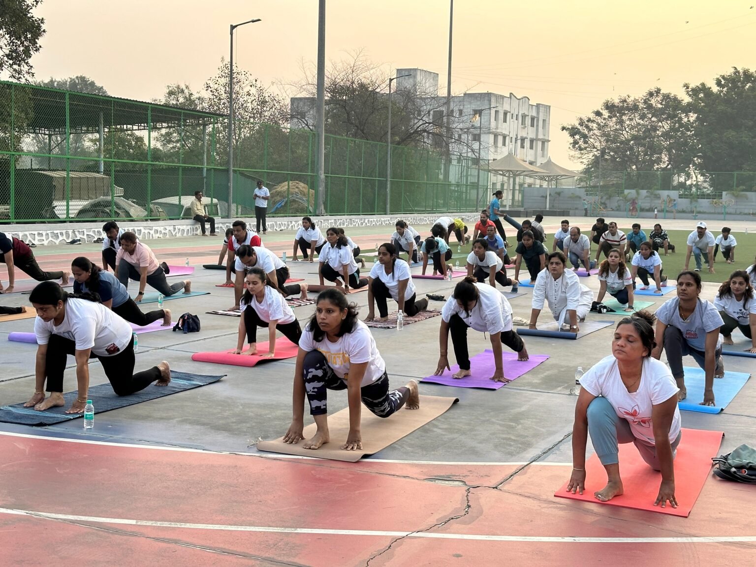 आजच्या काळात स्वतःच स्वतःशी जोडले जाण्यासाठी काही महत्वाचे असेल तर ते म्हणजे योग – शत्रुघ्न काटे