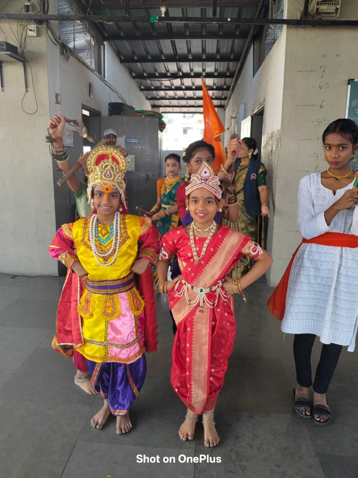 अरविंद एज्युकेशन सोसायटी प्रशालेत मराठी राजभाषा दिन विविध उपक्रमांनी साजरा