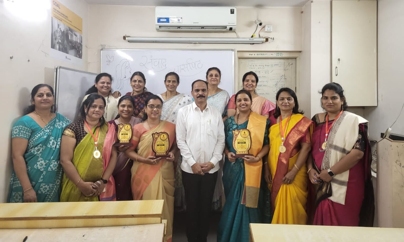 संवाद व्यासपीठाच्यावतीने जागतिक महिला दिनाच्या निमित्त महिलांसाठी वक्तृत्व स्पर्धेचे आयोजन