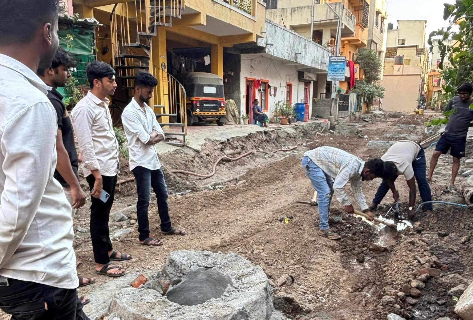 मेघराज लोखंडे यांच्या तत्पर सेवेमुळे अर्ध्या तासात पाणीपुरवठा केला सुरु