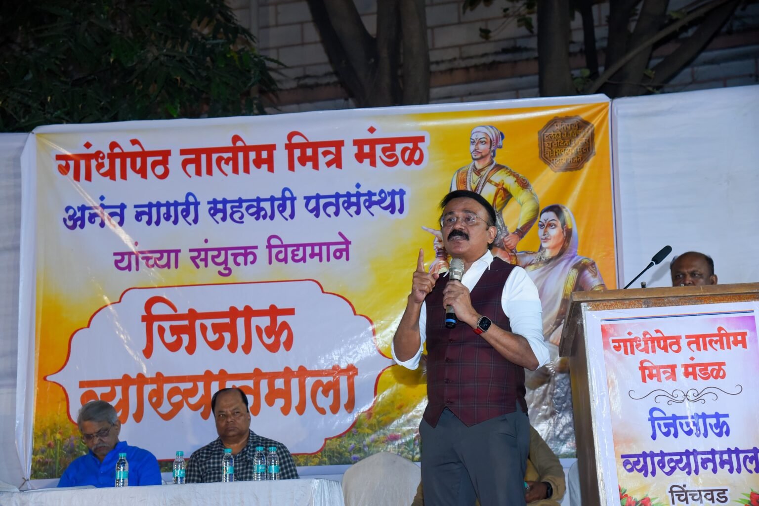 ‘प्रशासन आणि लोकप्रतिनिधी नि:स्पृह हवेत!’