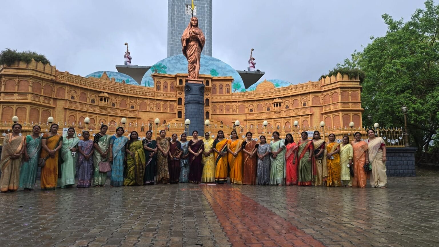 पुण्यश्लोक अहिल्यादेवी होळकर यांच्या ३०० व्या जयंतीनिमित्त पिंपरी-चिंचवड भाजप महिला मोर्चाचा चौंडीला विशेष भेट दौरा