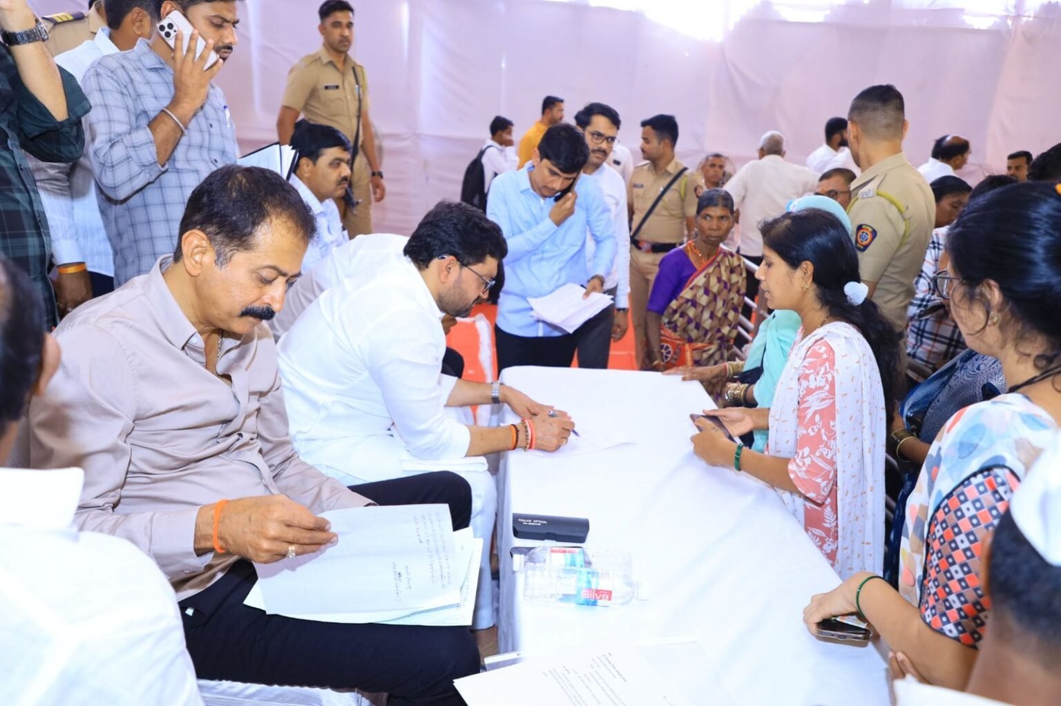 जनता दरबार उपक्रमाला वाढता प्रतिसाद; आमदार सुनील शेळके यांचा जनतेशी थेट संवाद
