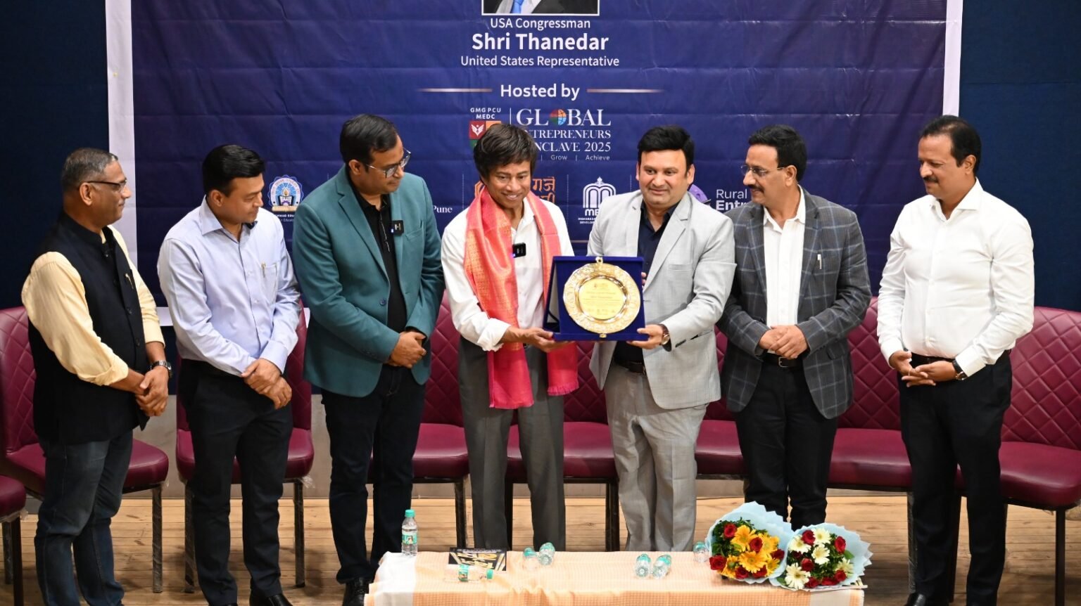 परदेशात जाण्याची गरज नाही, आता भारतात मुबलक संधी उपलब्ध – अमेरिकेचे खासदार श्री ठाणेदार