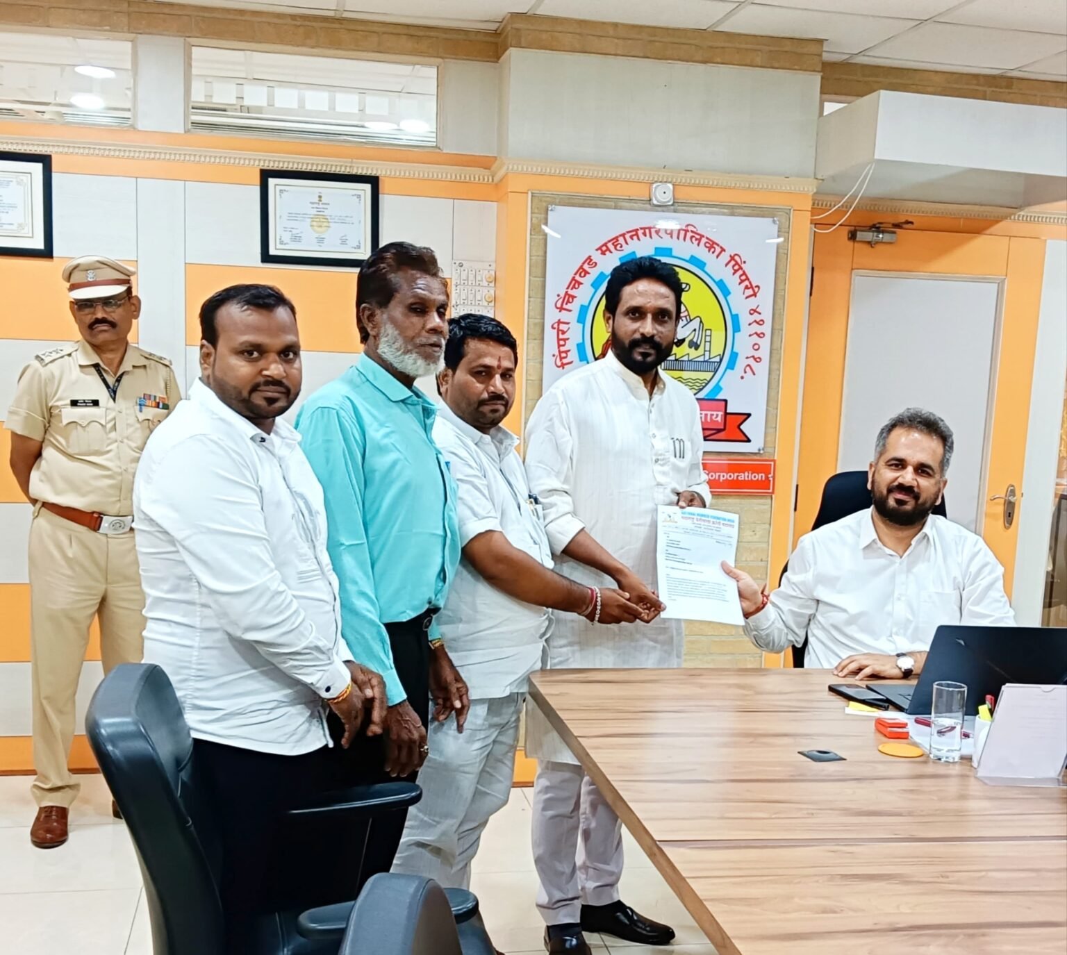 फेरीवाला कायद्याच्या अंमलबजावणीसाठी बैठकीचे आयोजन करावे