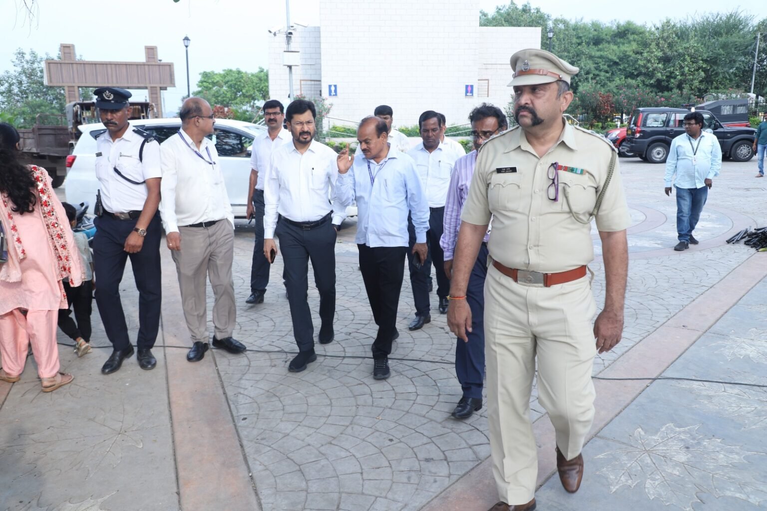 आषाढी वारी पालखी सोहळा मार्गाची अतिरिक्त आयुक्त विजयकुमार खोराटे यांच्याकडून पाहणी