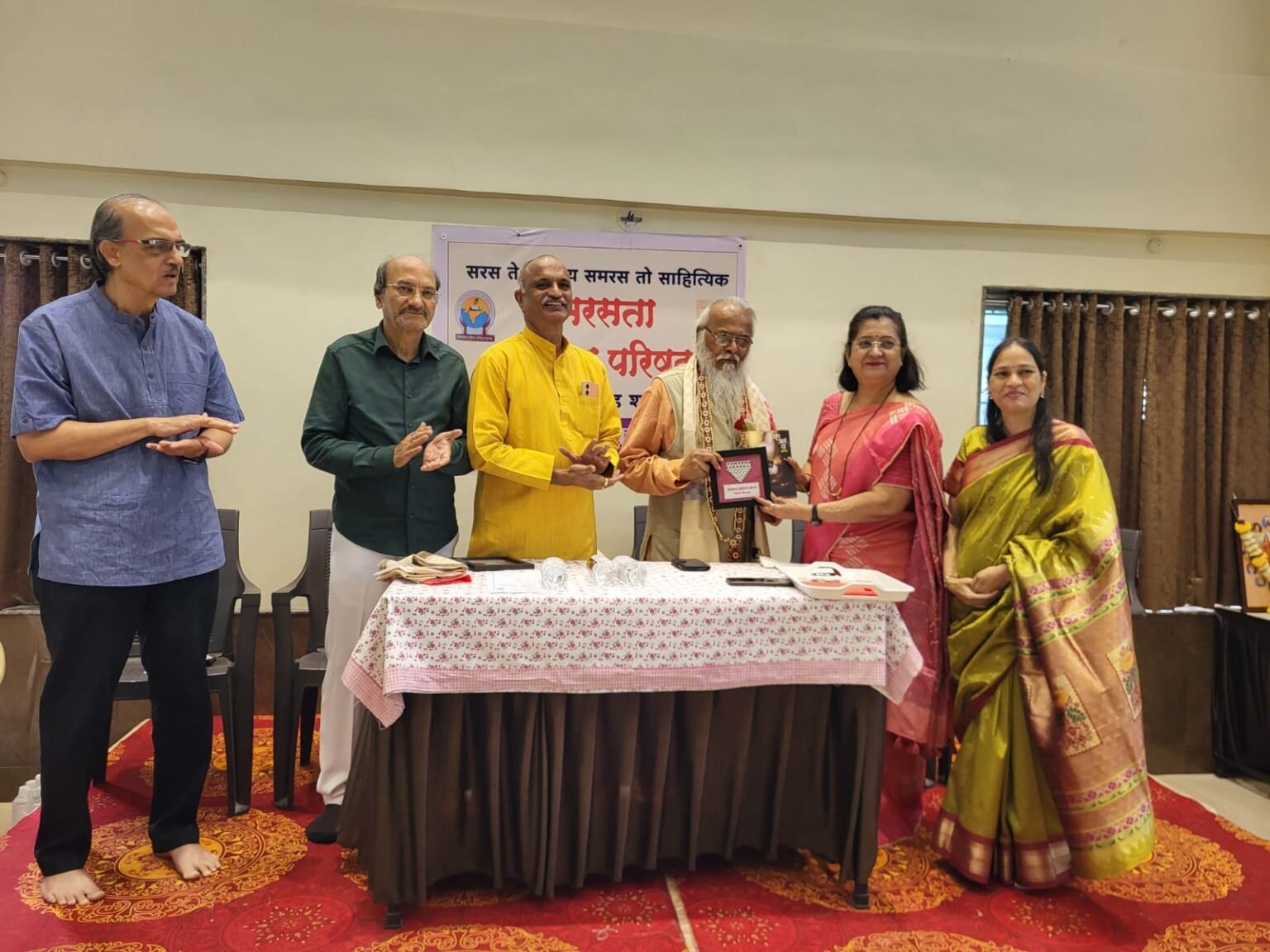 ‘कविता हा साहित्याचा आत्मा!’ – राजन लाखे