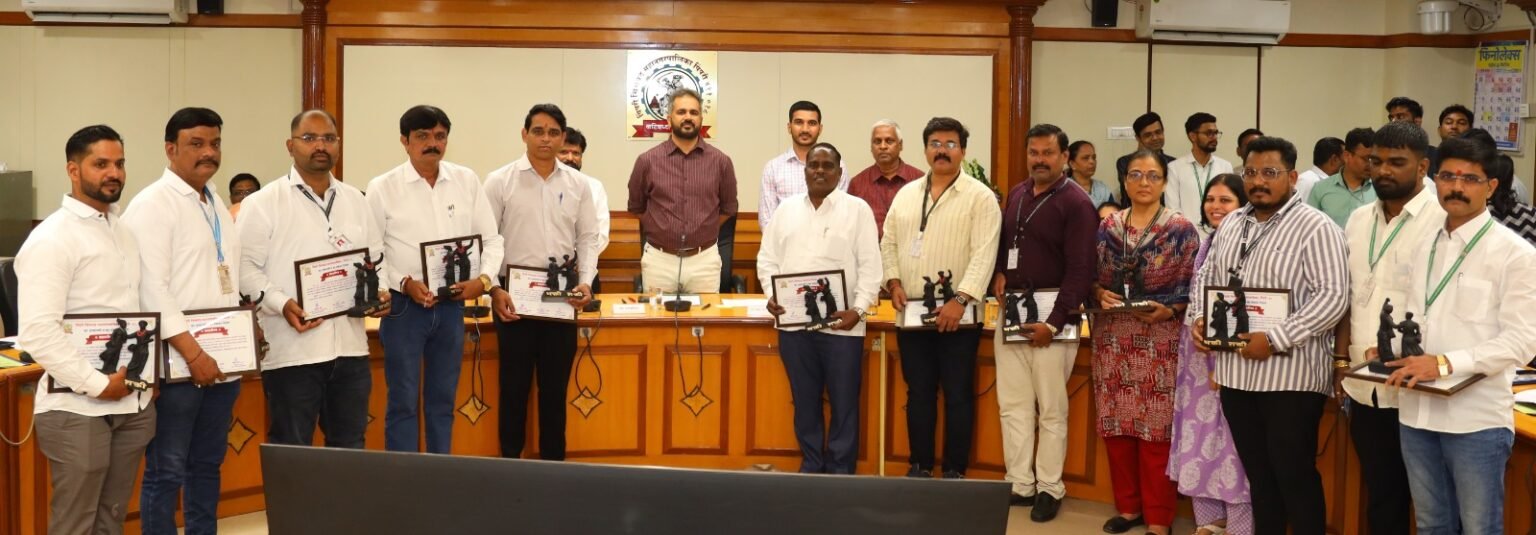 पिंपरी चिंचवड महानगरपालिकेच्या तिमाहीत ५२२ कोटी कर वसुलीच्या यशानंतर कर्मचाऱ्यांचा गौरव; आर्थिक वर्षात १२०० कोटींचा संकल्प