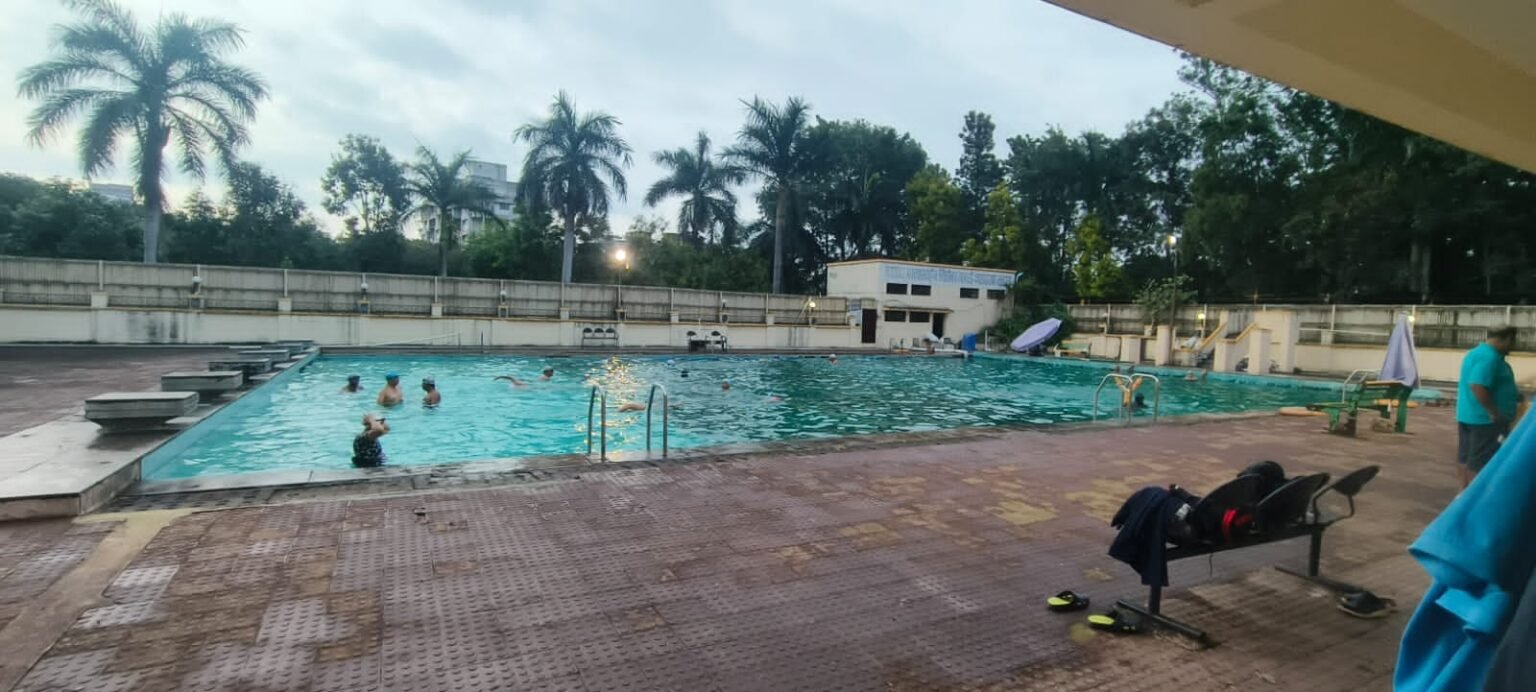 सतत पाठपुराव्यानंतर गावडे जलतरण तलाव अखेर सुरू – वुई टुगेदर फाउंडेशन आणि विजय गावडे सोशल फाउंडेशनचा विजय