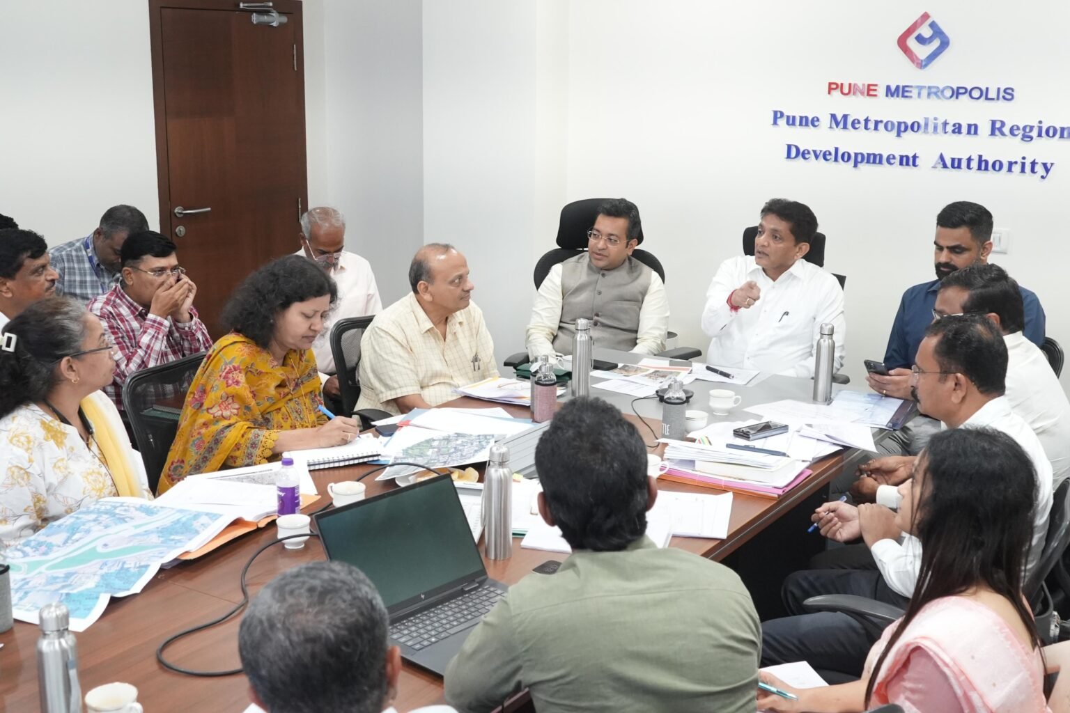 वाहतूक कोंडी सोडविण्यासाठी मोजणीसह भूसंपादन प्रक्रिया तातडीने राबवा