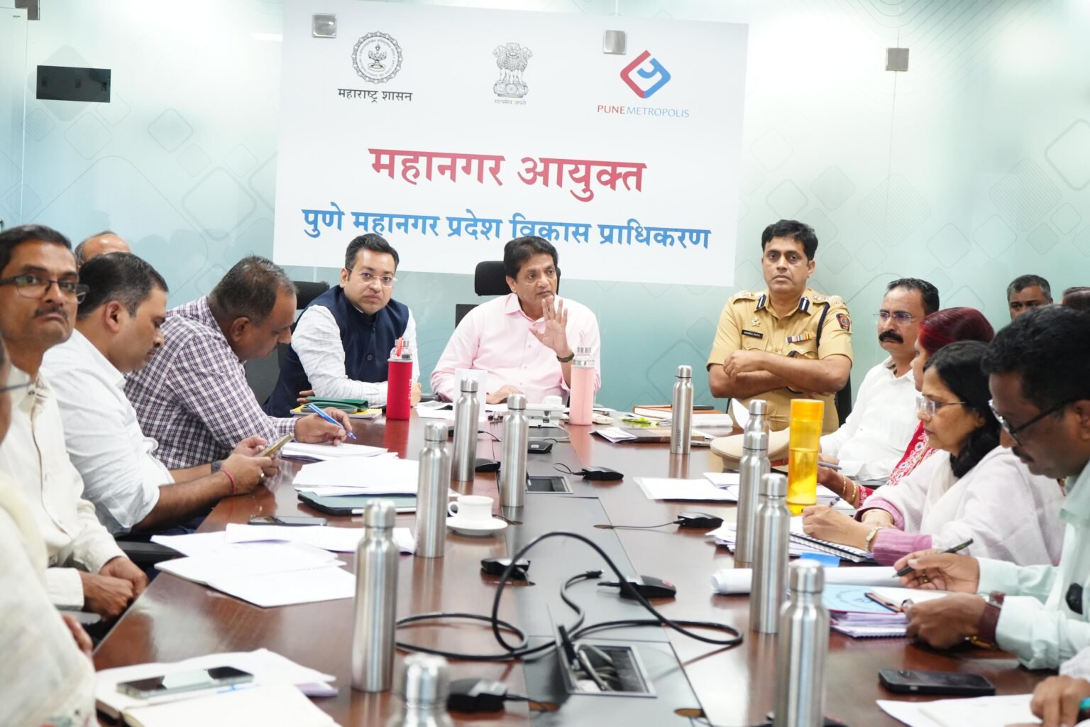 रिंग रोडच्या भूसंपादन प्रक्रियेचा महानगर आयुक्तांनी घेतला आढावा