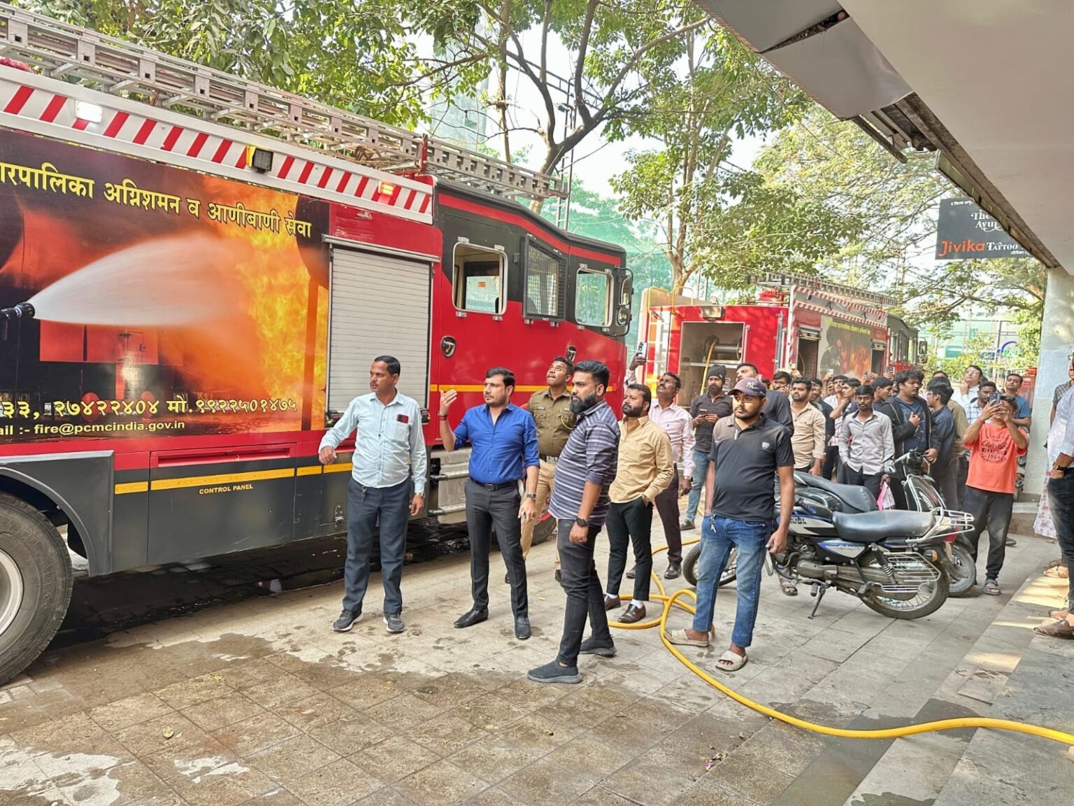 पिंपळे सौदागर येथे ‘हॉटेल रंगला पंजाब’ खालील मजल्यावर आग; माजी नगरसेवक शत्रुघ्न काटे यांची तातडीची धाव