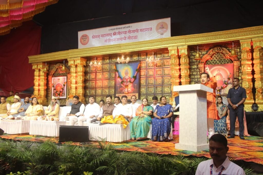 हिंदू मंदिरांच्या जमिनी व परिसरातील अतिक्रमणांवर कारवाई करा — मंत्री नितेश राणे