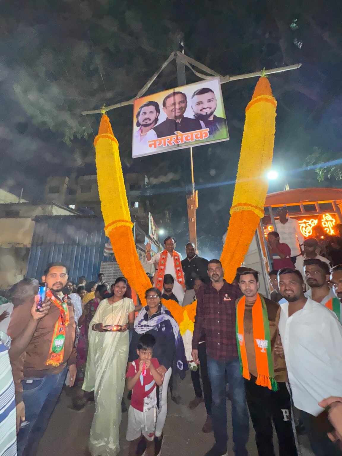 प्रभाग २२ मध्ये भाजप उमेदवार विनोद नढे यांना वाढता जनसमर्थन; काळेवाडीतील विविध वसाहतींसह मुस्लिम तरुणांचा जाहीर पाठिंबा