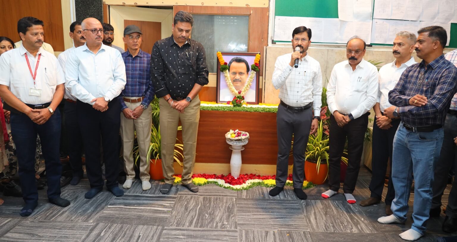 पिंपरी चिंचवड महापालिकेकडून उपमुख्यमंत्री अजित पवार यांना श्रद्धांजली