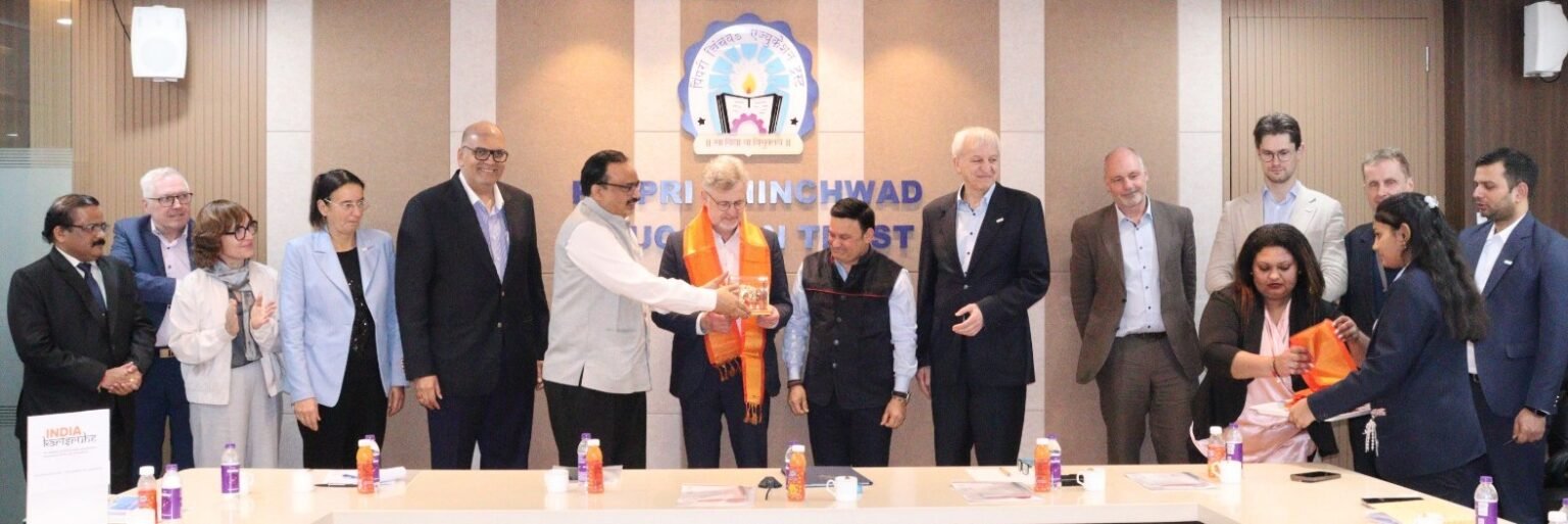 पिंपरी चिंचवड विद्यापीठात भारत – जर्मनी शैक्षणिक व संशोधनाला नवी दिशा – जर्मनी, कार्लस्रुहे शहराचे महापौर डॉ. फ्रँक मेंट्रुप